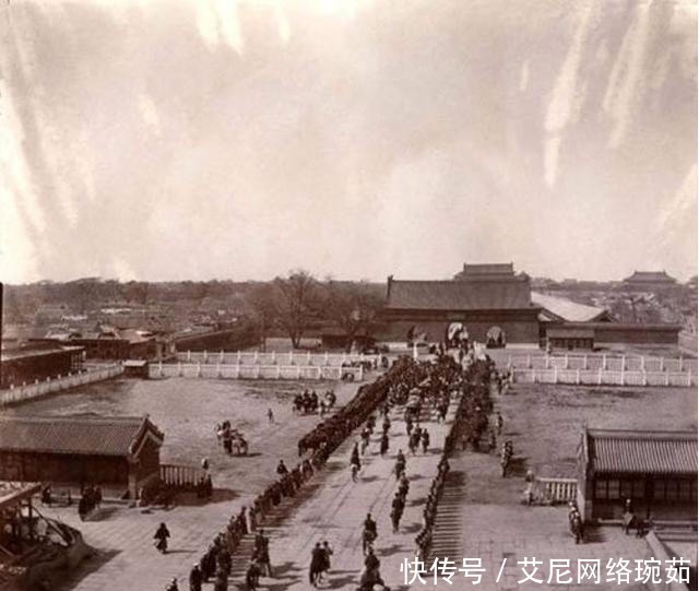 高调|慈禧光绪回京老照片，高调热烈庆祝，与当初仓皇出逃形成鲜明对比