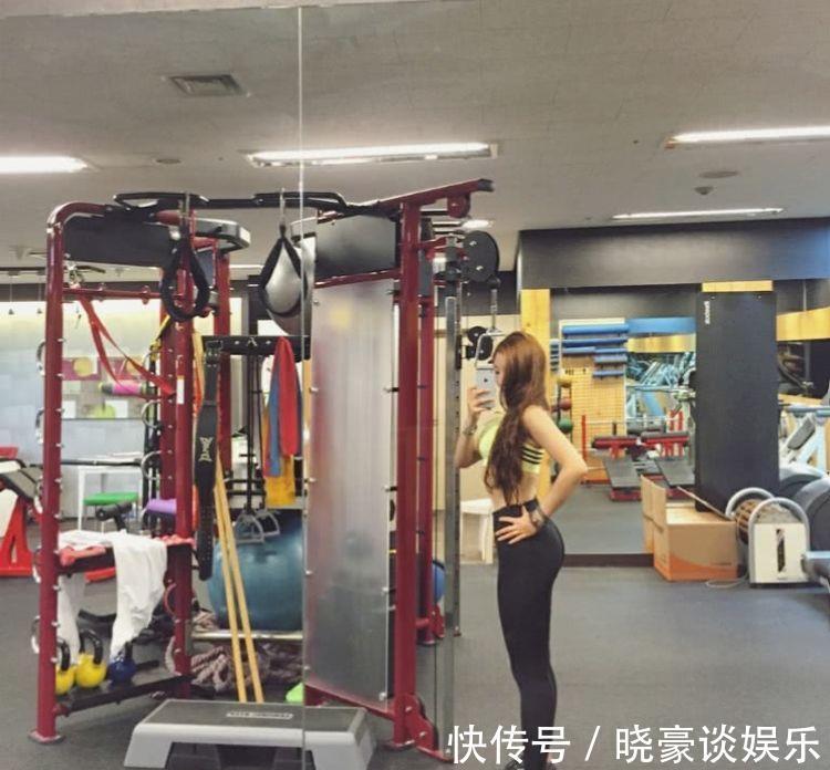 健身|24岁舞蹈女大学生,疯狂健身练出翘臀,网友:卡戴珊也不过如此