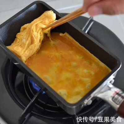 配着这盘日料，玉子焼き，米饭可以吃三大碗