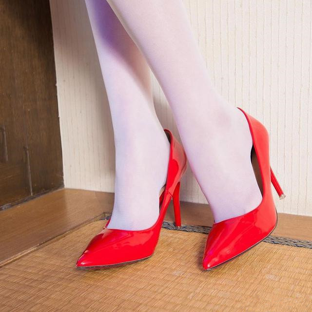 女人|细跟高跟鞋让女人变得优雅高贵,瞬间充满自信