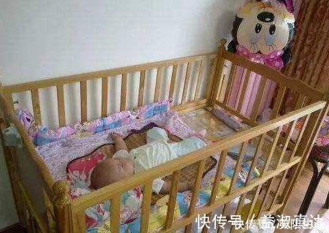 宝爸|宝爸经常半夜起来“戳”女儿,宝妈装睡发现原因,网友:同款老公