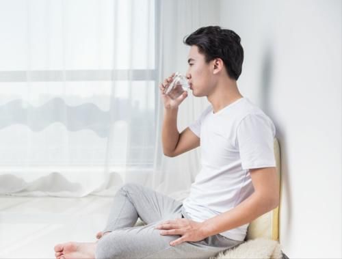 gi|血糖高不高，看头就知道，若出现3种表现，血糖已经飙升