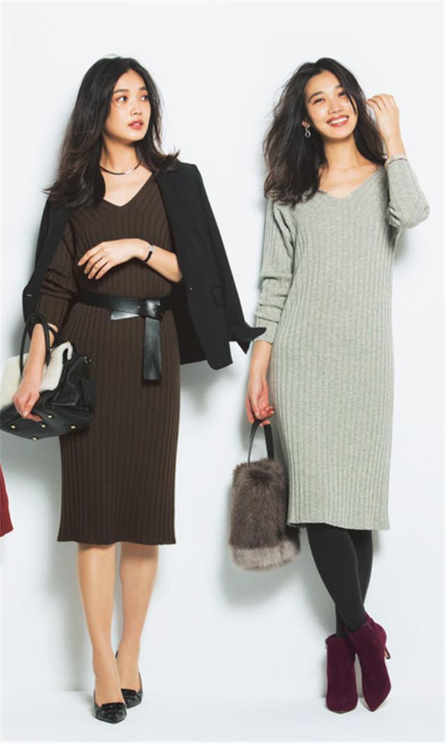 秋季第一件V领毛衣，不仅慵懒性感，而且时髦又显脸小