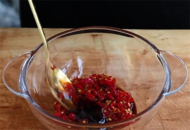 豆腐别再炒着吃,教你新吃法,做法简单快速,开胃又下饭,太香了