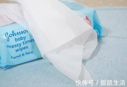 宝妈|还在“偷懒”用湿巾给孩子擦屁股?看似简单省事,实则是在坑娃