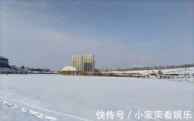 冬天|乌鲁木齐这个湖不简单！冬天可滑冰雪，夏天给百万棵树“喝”水