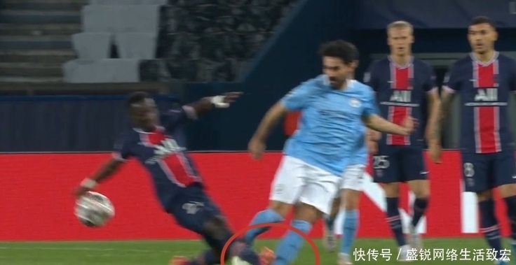 巴黎聖日耳被打崩了 連丟兩球之後 中場大將直紅被罰下 中國熱點 巴黎聖日耳被打崩了 連丟兩球之後 中場大將直紅被罰下 中國熱點