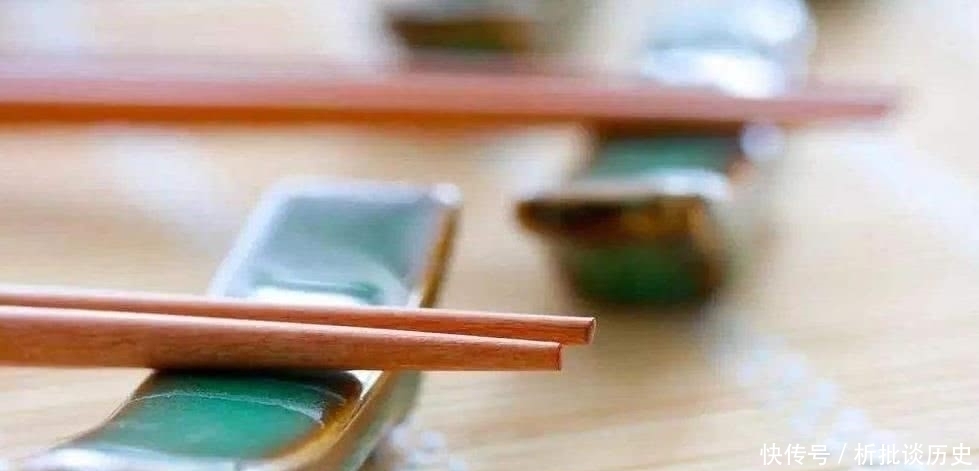 俗语“菜不摆三、筷不成五,席不成六”,有道理吗?古人礼仪经验