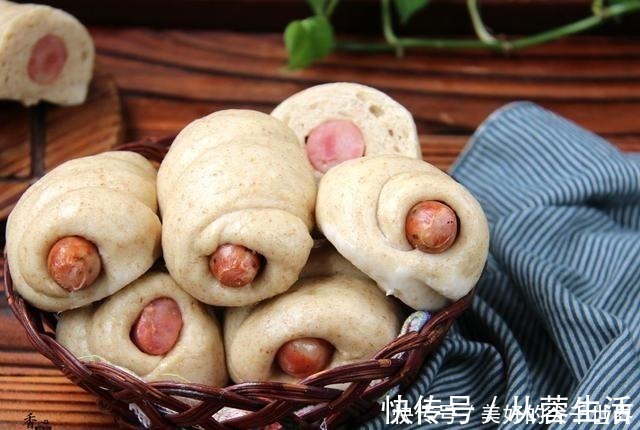 香肠馒头卷|最近,儿子迷上了这早餐,随手一卷一蒸,比肉包好吃还简单