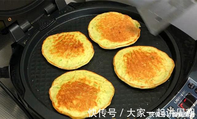 早餐饼|夏天,我家丝瓜从不炒着吃,加1勺面粉2个鸡蛋,出锅比肉还受欢迎