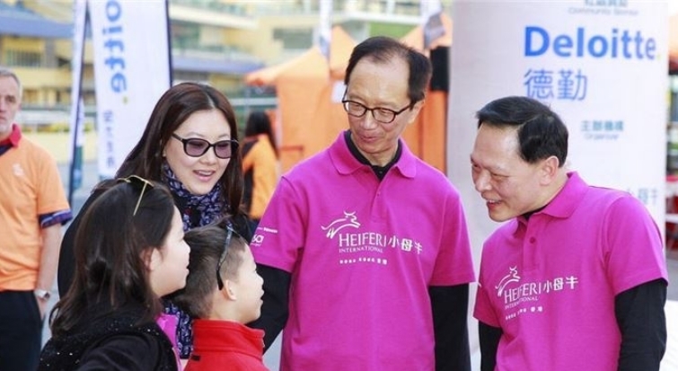 家!与梁锦松已离婚?两人不同方式作出回应