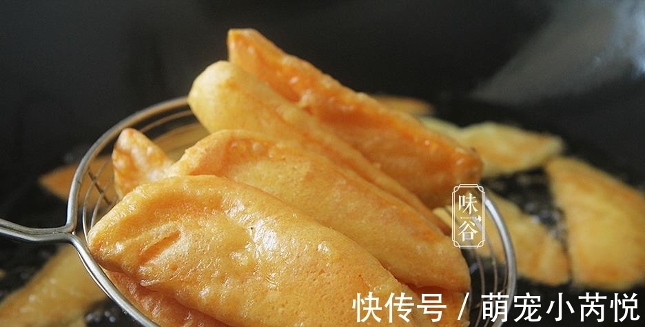红薯片|红薯新吃法，加上面粉，酥香美味，一周吃3次也吃不腻，比零食香