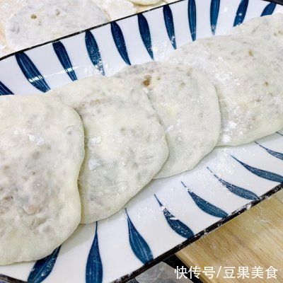 学会香脆薄的榨菜肉饼，把餐厅味道搬回家