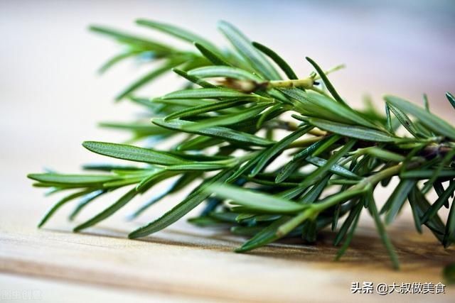 烤土豆高大上的做法，别直接烤，多做这一步，才能外表脆内里松软