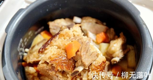 天冷了就爱简单快手的美食，香喷喷的饭菜一锅出，网友想去蹭饭！