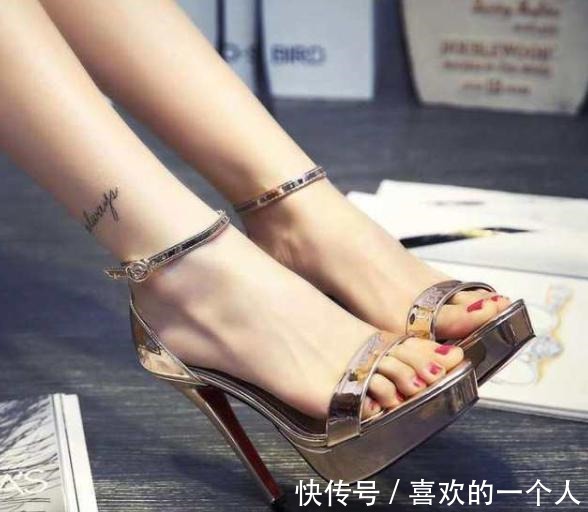 大长腿 女神气场全开,一双靓丽高跟凉鞋让你惊艳众人!