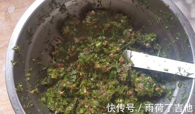 冬天包饺子，白菜萝卜靠边站，用它鲜美多汁特好吃，连吃2盘真香！