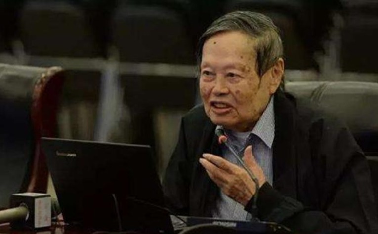 罗辑|科幻小说神作《三体》，奥巴马强力推荐，杨振宁却说看不下去