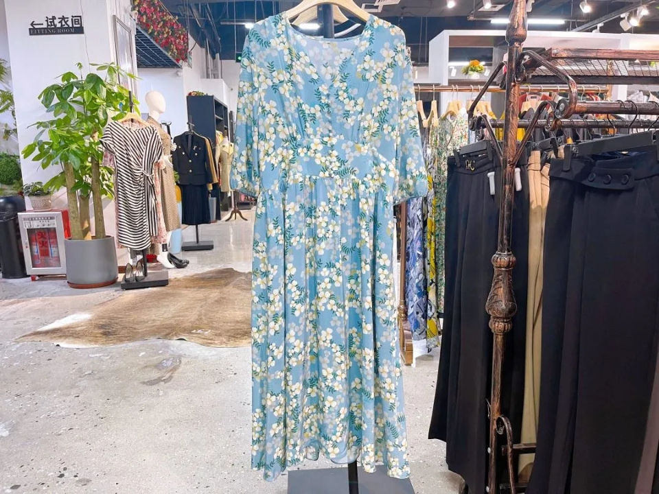 TOT服饰生活馆换新址,你要的美衣和福利这里都有