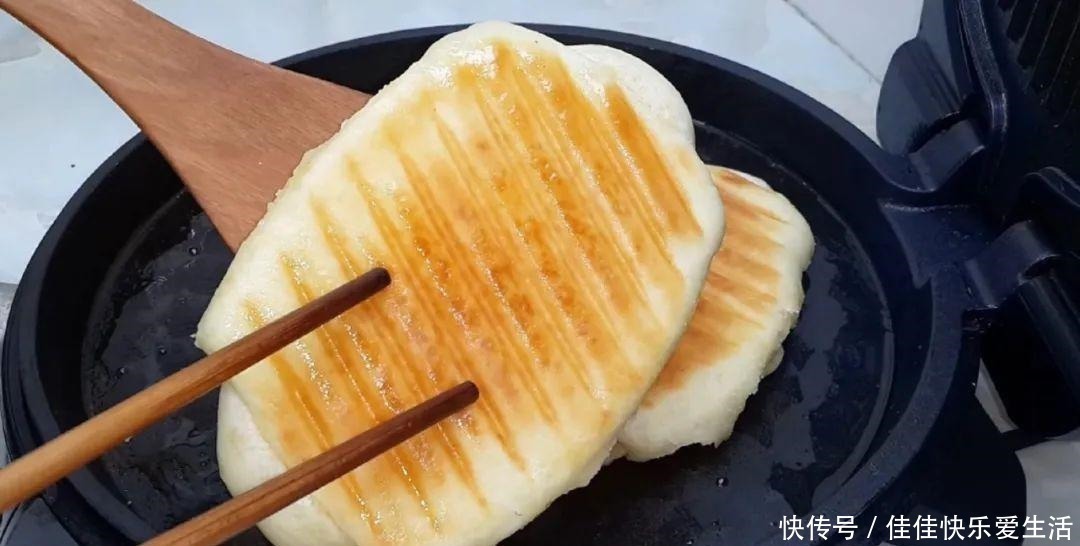 好吃|面粉别蒸馒头了,加2个鸡蛋,个个蓬松暄软,比面包简单好吃