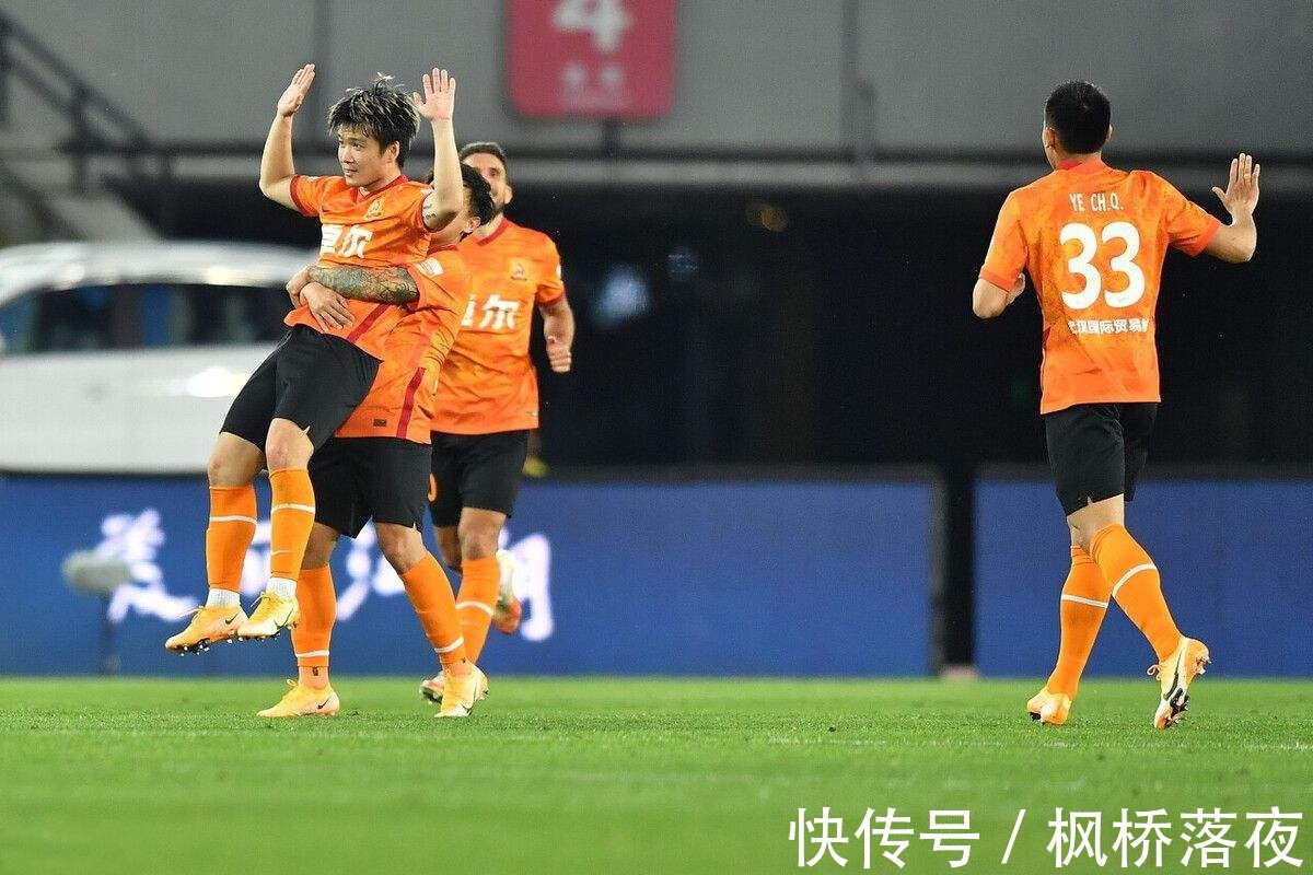 武汉队|6球1助登上职业生涯巅峰!32岁飞翼刚高光就面临解约,太难了!