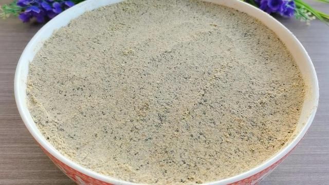 1分钟学会把玉米面变成南方芝麻糊，营养养生，当早餐好喝又健康