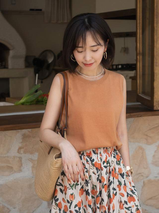 洋气|20岁到30岁的女生夏季末尾这样穿，衬衫配阔腿裤简约洋气，超好看