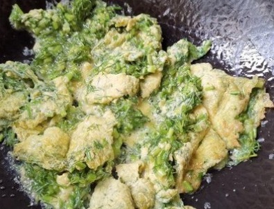 香椿芽炒蛋|湿气“最怕”这个菜，每周吃3次，湿气跑光光，营养美味易消化