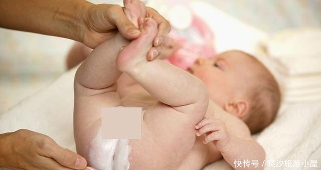 男女有别|宝宝拉臭臭后,第一步用水冲,还是用纸擦看看你做对了没