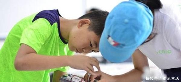 孩子期|这四种孩子天生是“学霸”,如果你家孩子也在其中,父母就偷乐吧