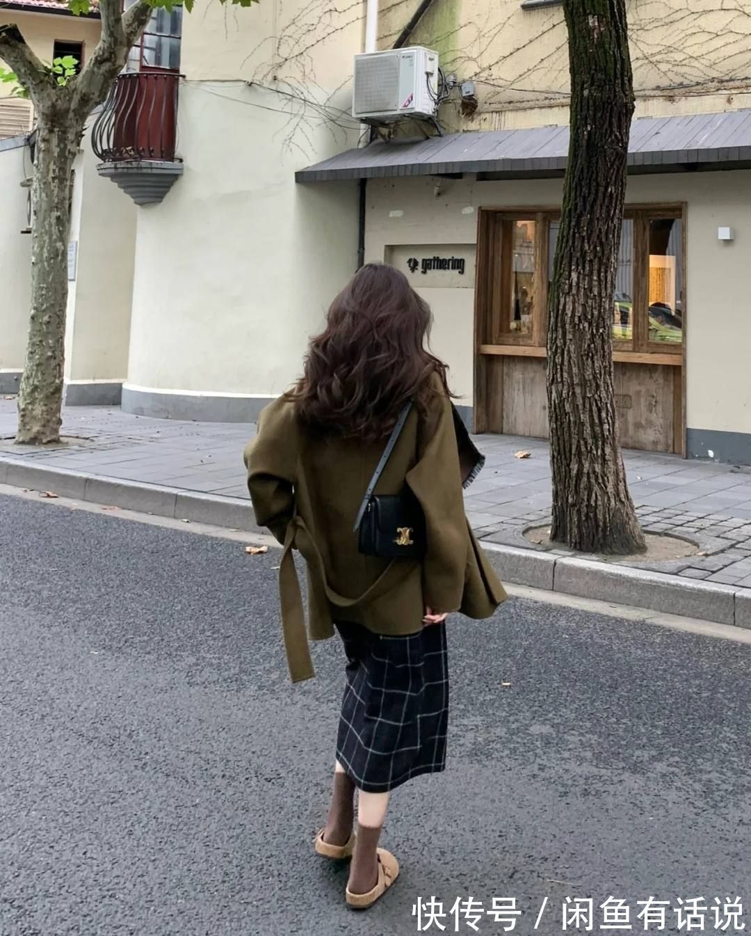 冬天|雪地靴已经失宠,今年冬天这双“勃肯鞋”火了,搭羽绒服保暖时髦