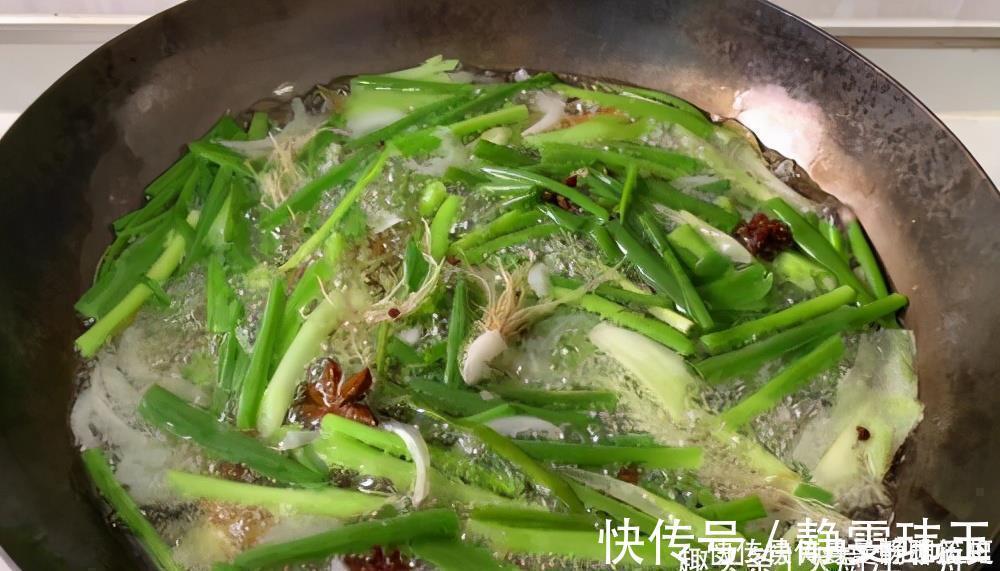 饺子|饺子肉馅不好吃?面点师教你正确调馅做法,饺子肉馅鲜嫩又多汁
