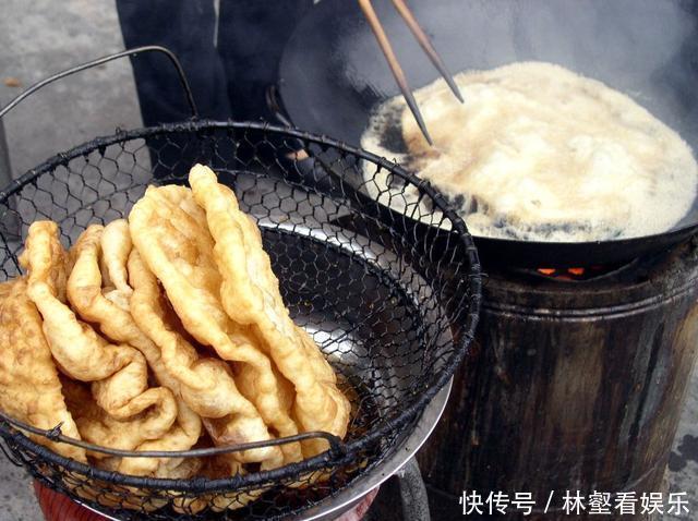 誘發|年齡越大，越要管住嘴，5類食物宜少吃，告知家里的老人