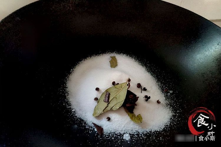 腌腊肉不能直接抹盐,想要味道香还入味,不霉不臭,这3步不能少