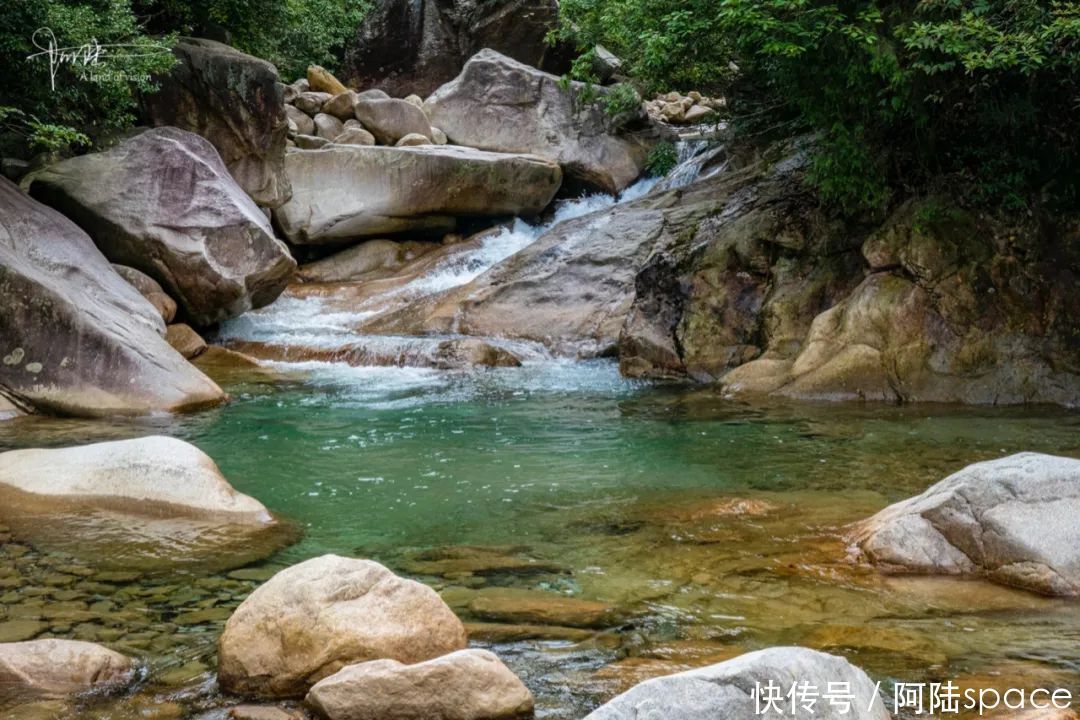 夏腊梅 游览“浙西小黄山”,这里的溪涧尤其适合在夏天玩耍