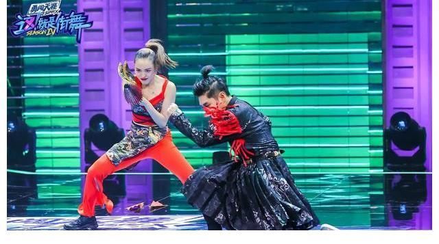 《这就是街舞》战队首秀,张艺兴韩庚惊艳,王一博布局出错输太惨