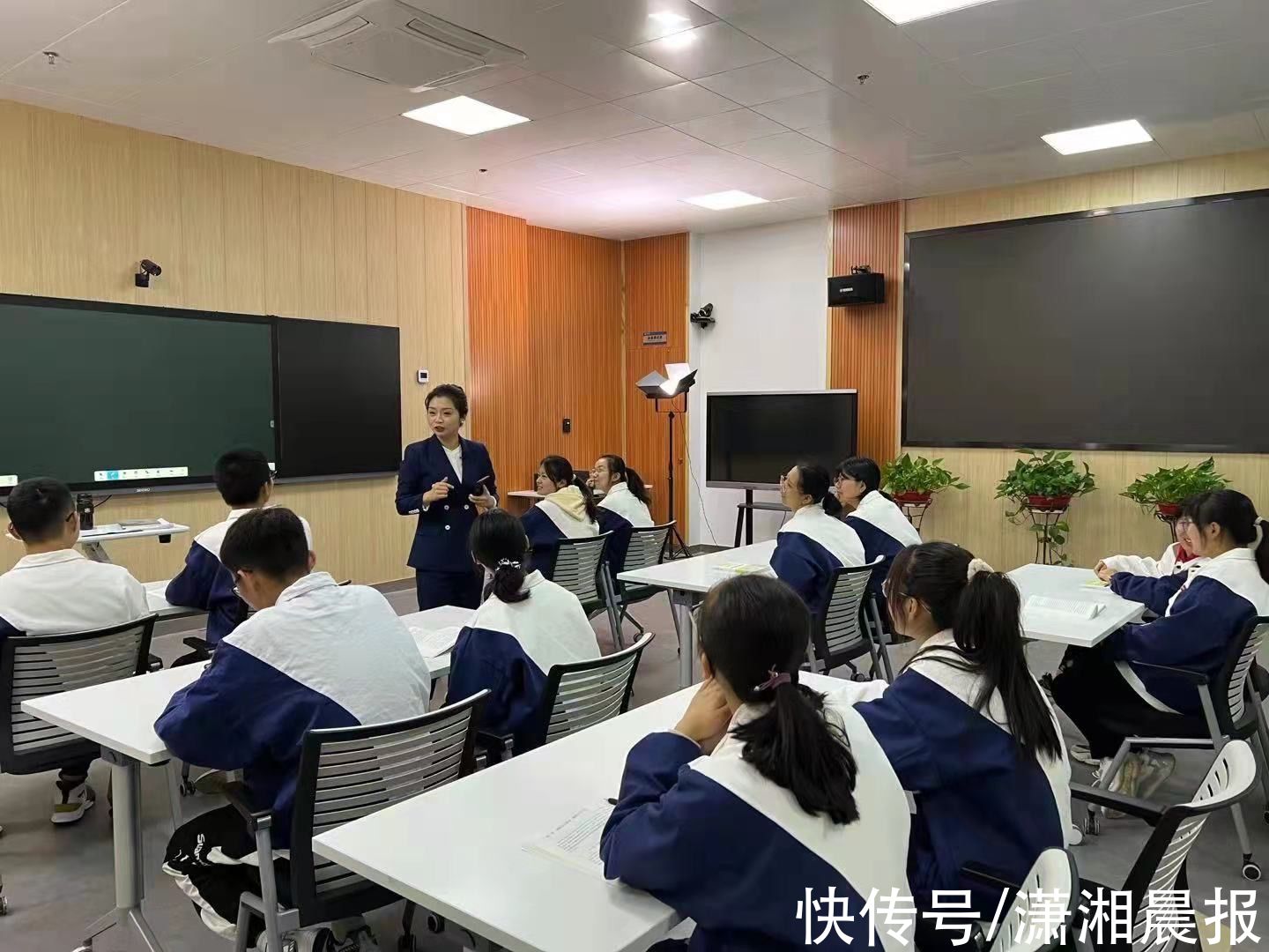 课堂|特等奖思政课长什么样？湖南师大高颜值老师打造不“强行互动”课堂