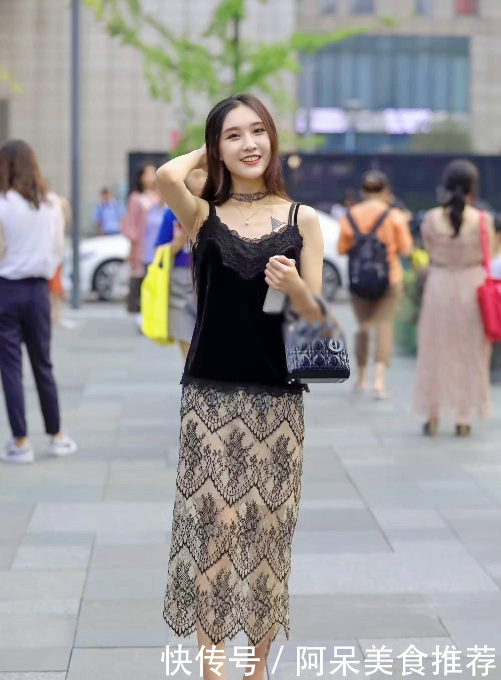 路人街拍, 远看“小土妞”, 细看“白富美”