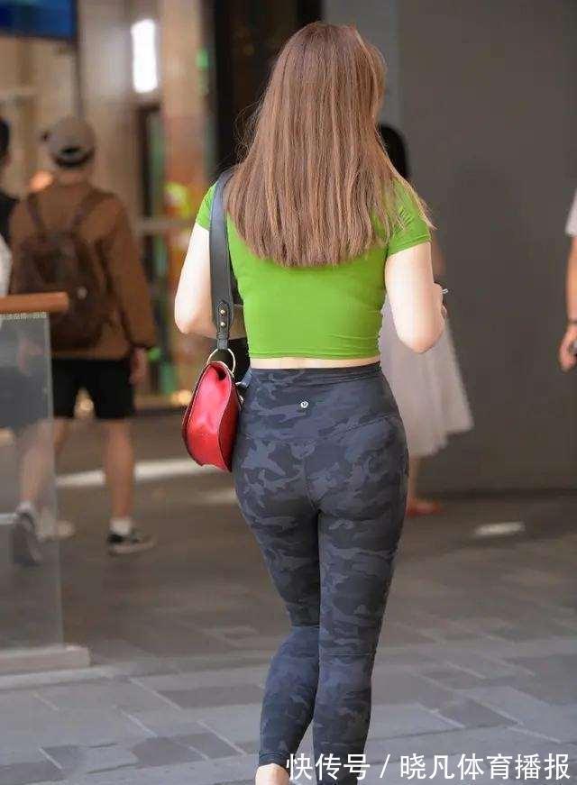 打底裤 “麻杆腿”的打底裤美女,遮肉显瘦两不误,“腿短”问题显露无疑