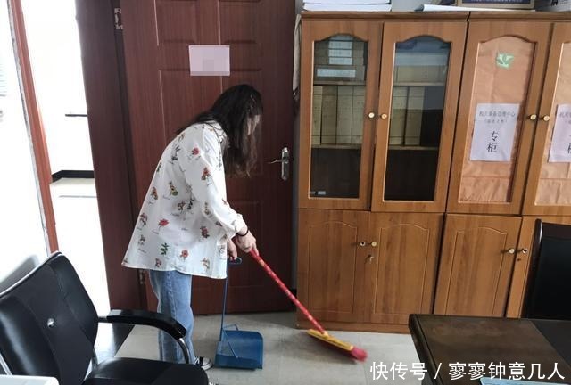 小人物|刘震云:没有十年坐办公室的经历,写不出《单位》这样的小说