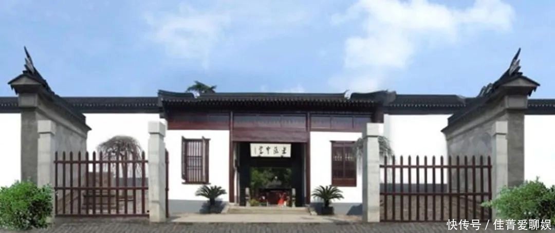 中国传统家训强调仁爱,范仲淹设立义庄,郑板桥用俸禄救济百姓