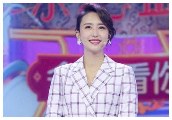 “著名”節(jié)目女主持，出名后嫁大“20歲”老公，兩人站一起像父女