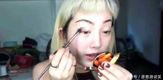 化妆|用零食化妆见过吗,简直逆天神技