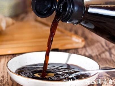 炖羊肉时，谨记“一要三不放”，羊肉鲜嫩无腥味，肉汤鲜美香浓