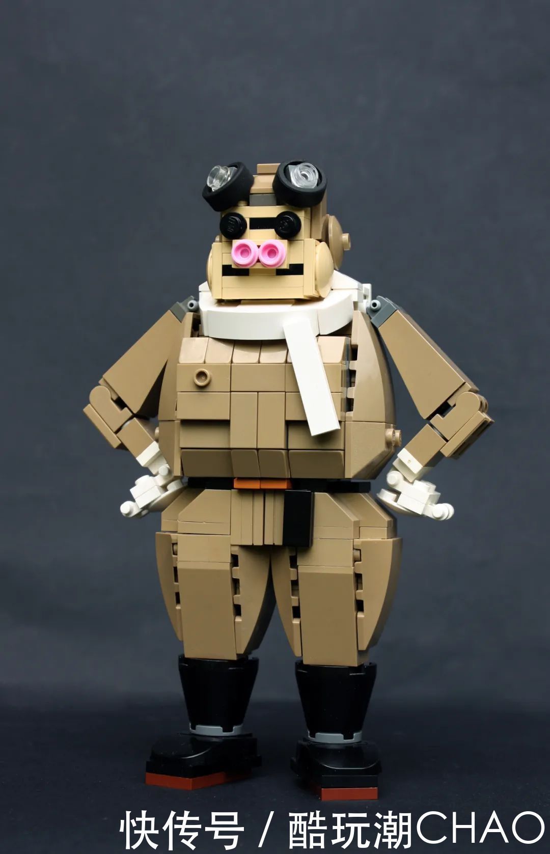 乐高MOC拼搭元素使用分析之：座舱盖元素