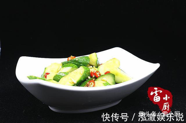饭店偷学来的拌黄瓜技巧果然不一样，竟这么好吃，原来要加这个！