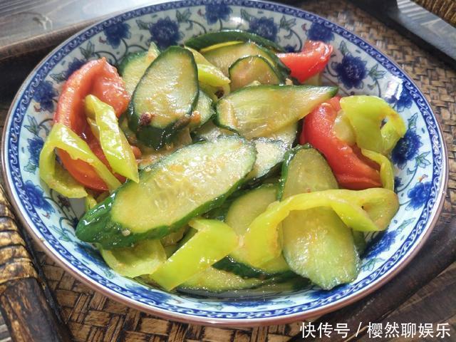 西红柿又有新吃法,加2样食材,锅里简单一炒,香辣多汁超下饭