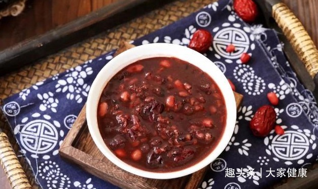 化妆品|一个气血双补的食疗方!每周3次,脸色红润气色足,人过50一枝花