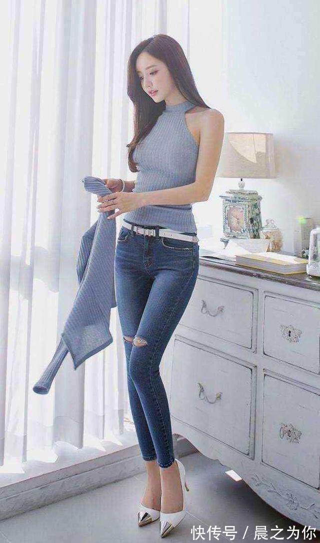 时尚 修身的牛仔裤时尚显范,轻松打造美好曲线,尽显青春时尚气息!
