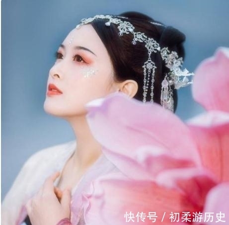 跌宕|今日强推3本穿书文,情节跌宕起伏,细节引人入胜